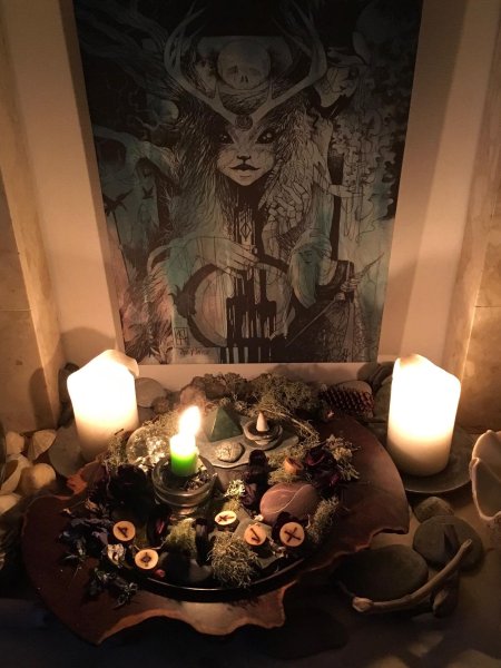 Алтарь викканской ведьмы