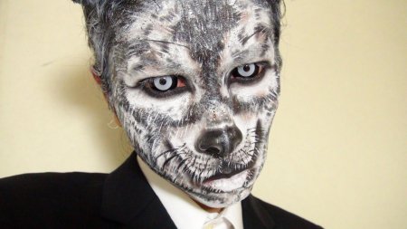 Грим волка на лице