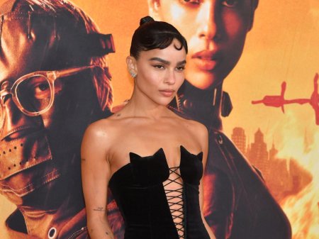 Poster люди х Zoe Kravitz