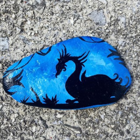 Аппликация из камней дракон