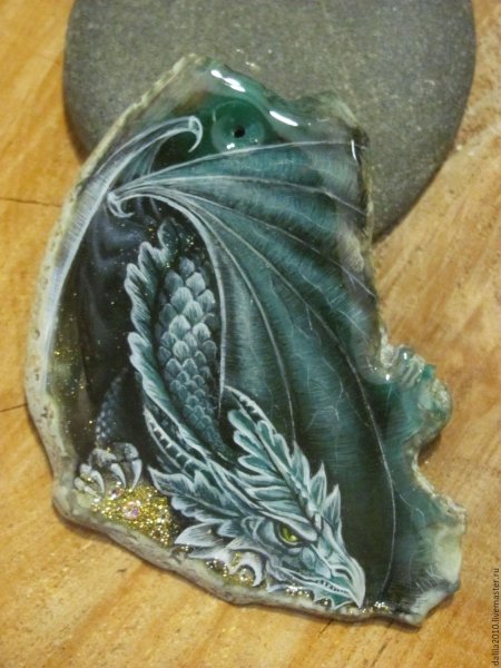 Дракон из камня подвеска