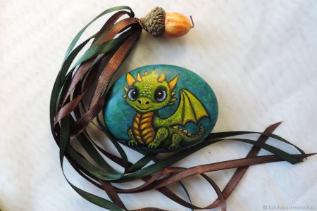 Дракон из камня брелок