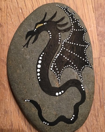 Поделка змея из камней