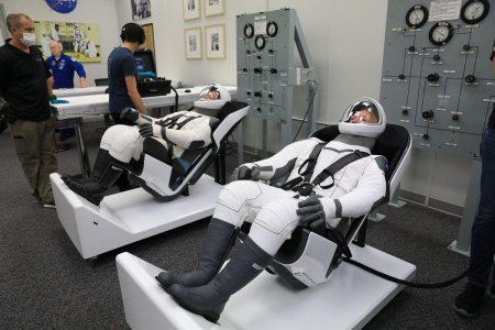 Скафандр SPACEX