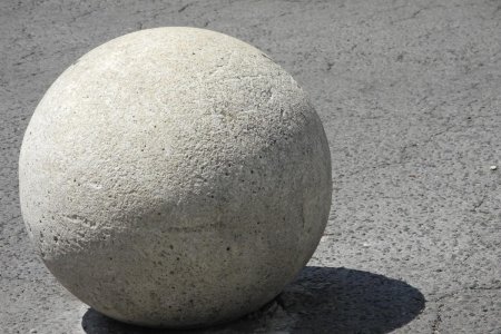 Круглый камень