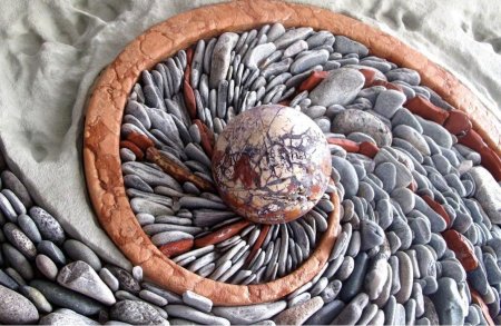 Мозаичное панно из галечника