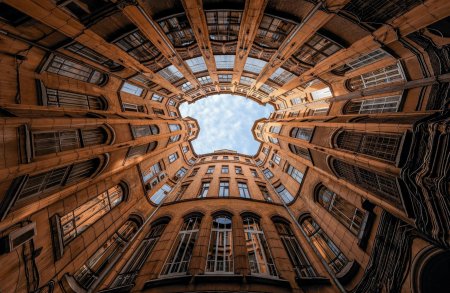 Рубинштейна 27 двор колодец