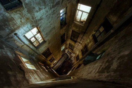 Дворы-колодцы в Санкт-Петербурге