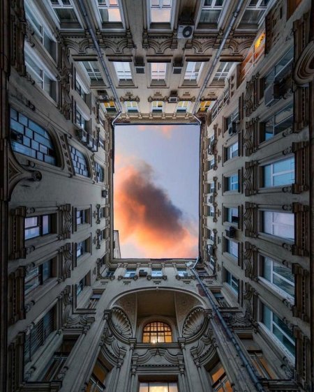 Дворы-колодцы в Санкт-Петербурге