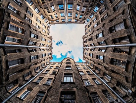 Дворы-колодцы в Санкт-Петербурге