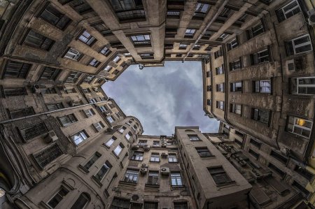 Дворы-колодцы в Санкт-Петербурге