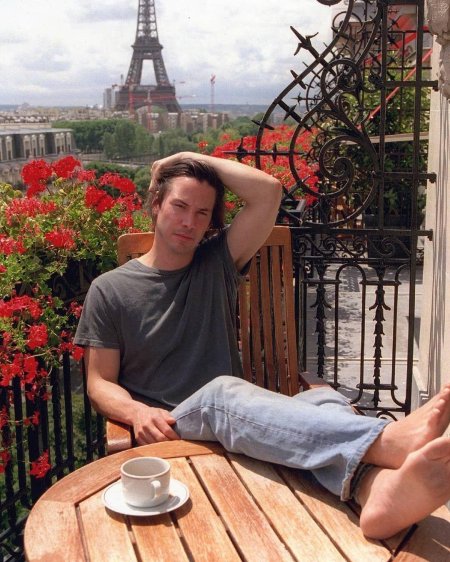 Киану Ривз в Париже