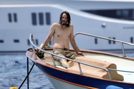 Яхта Киану Ривз