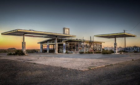 Заправка в пустыне Техаса