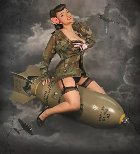 Девушки в военной форме Пинап