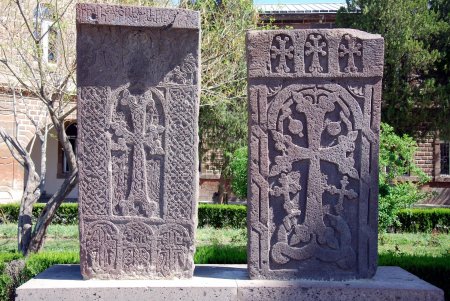 Эчмиадзинский кафедральный собор хачкар