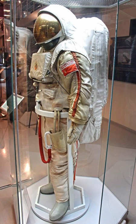 Лунный скафандр "Кречет-94"