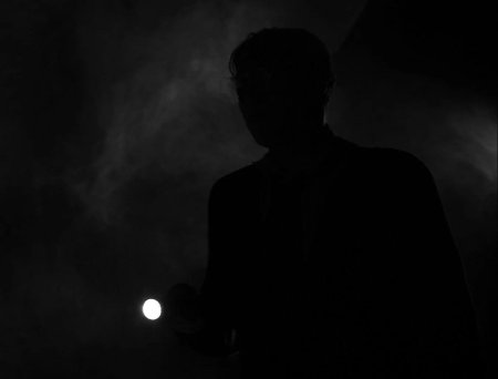 Парень в темноте