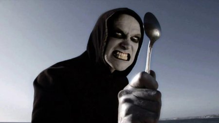 Ужасно медленный убийца с крайне неэффективным оружием