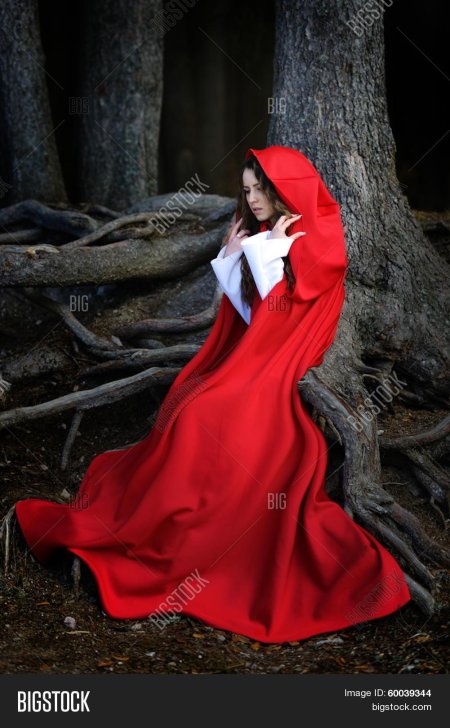 Red Cloak / красный плащ