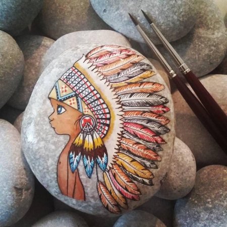 Рисование на камушках