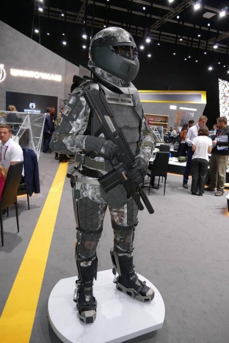 Боевой экзоскелет «защитник будущего», армия-2017