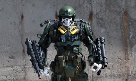 Экзоскелет Raytheon xos 2