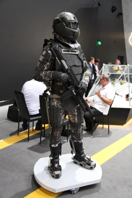 Ратник 3 экзоскелет