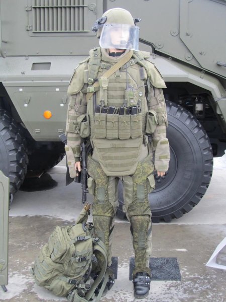 Ратник экипировка экзоскелет