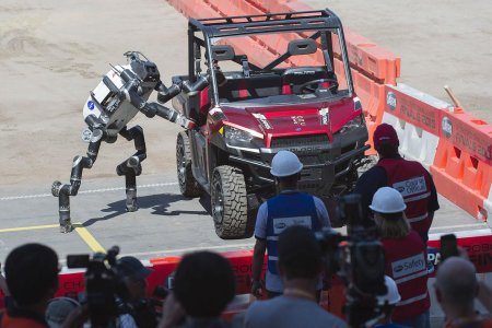 Робот спасатель Беар