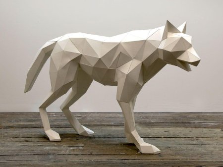 Полигональная скульптура оленя металл