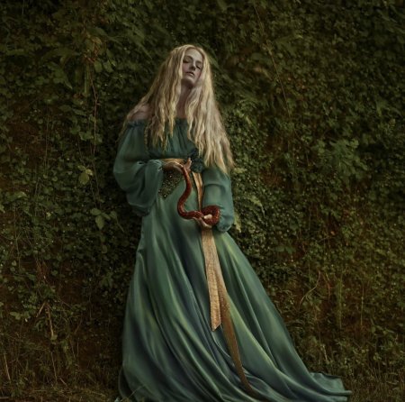 Лесная ведьма травница