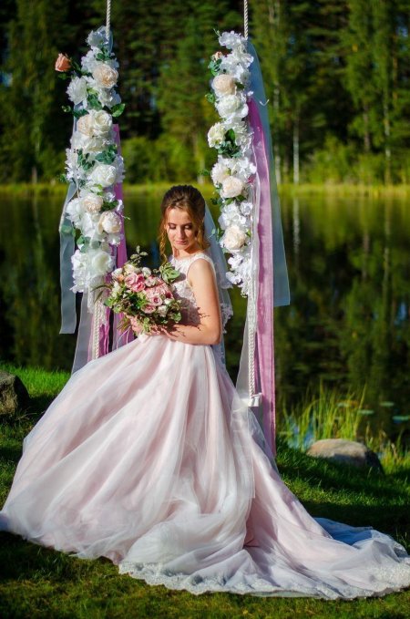 Свадебные качели