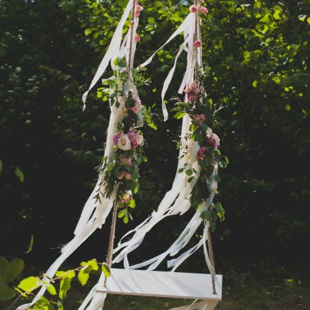 Свадебные качели