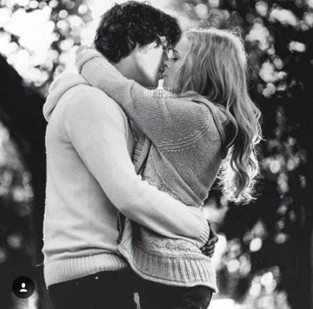 Сотня Белларк поцелуй