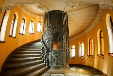 Доходный дом купца Елисеева на Ломоносова, 14.