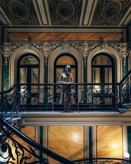 Дом купца Елисеева в Санкт-Петербурге Ломоносова 14