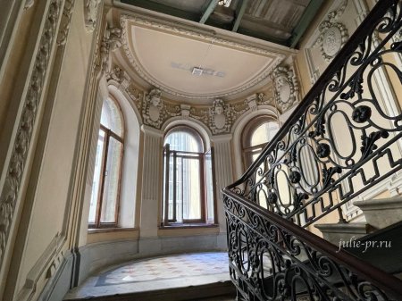 Невский 65 парадная