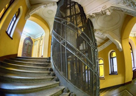 Дом купца Елисеева в Санкт-Петербурге Ломоносова 14