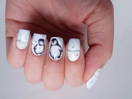 Маникюр с рисунком пингвинят
