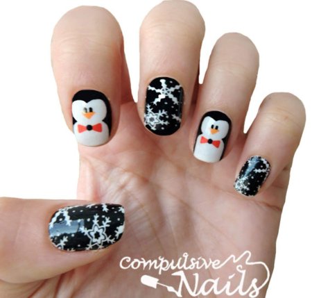 Новогодний маникюр на короткие ногти с пингвином