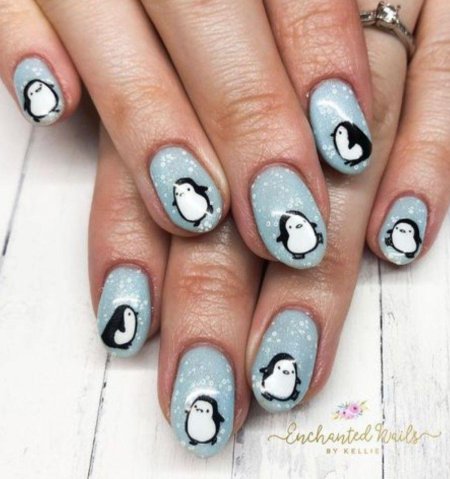 Новогодний маникюр на детские ногти пингвинчик