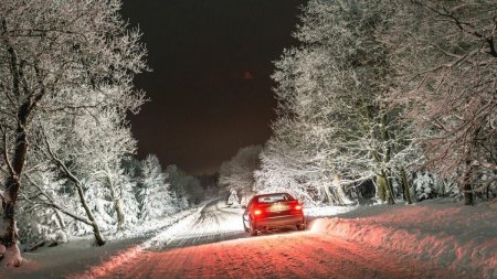 Заснеженная дорога