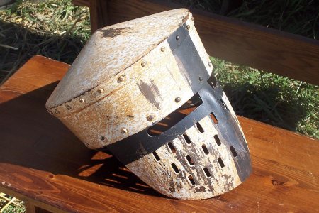 Топхельм 13 век