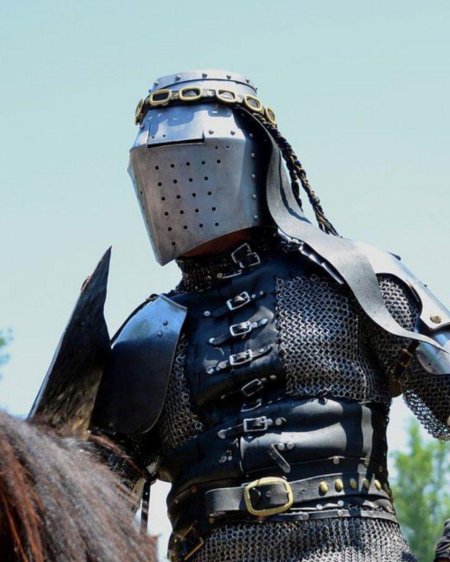 Шлем средневековый топхельм