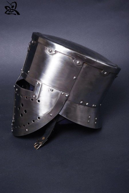 Шлем топхельм Тевтонского ордена