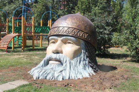 Голова богатыря из Руслана и Людмилы