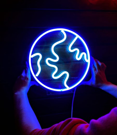 Неоновая вывеска