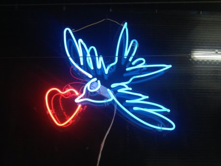 Неоновая вывеска