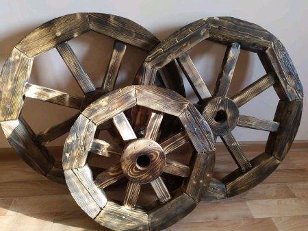 Декоративное колесо от телеги